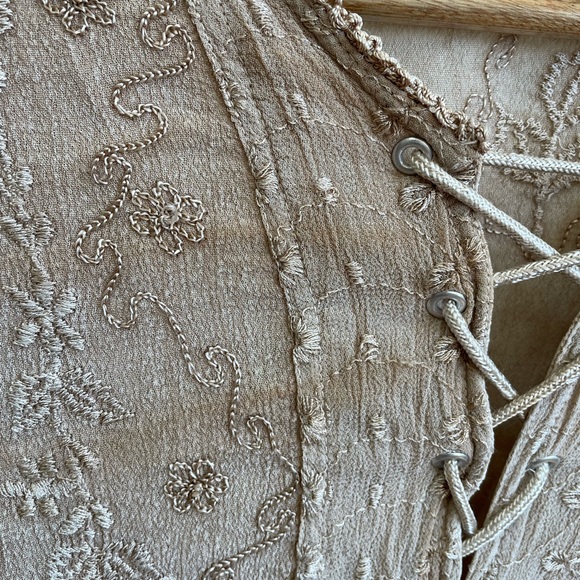 Flutter sleeve lace up blouse - Picture 7 of 7